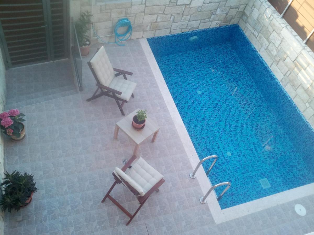 “Theeporto” Maisonette With Pool Гуве Экстерьер фото