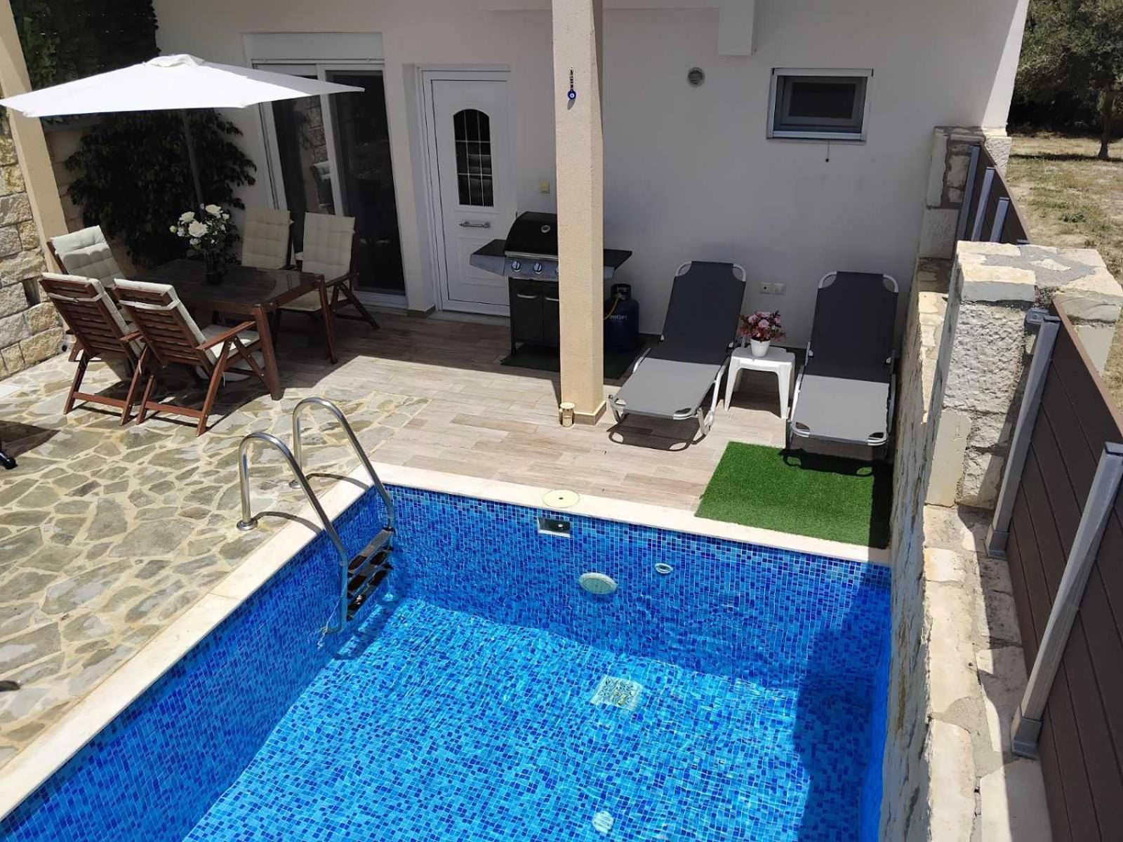 “Theeporto” Maisonette With Pool Гуве Экстерьер фото